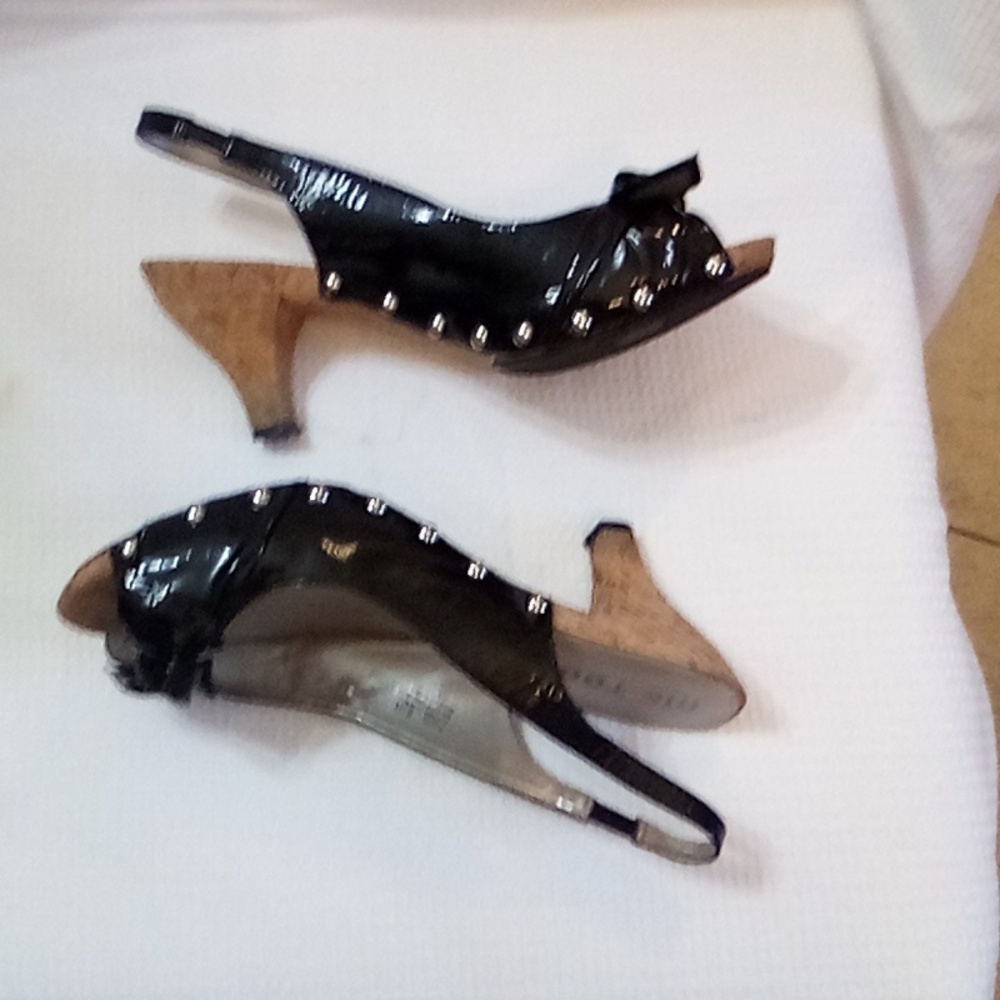 Shoes - Picture 4 of 7